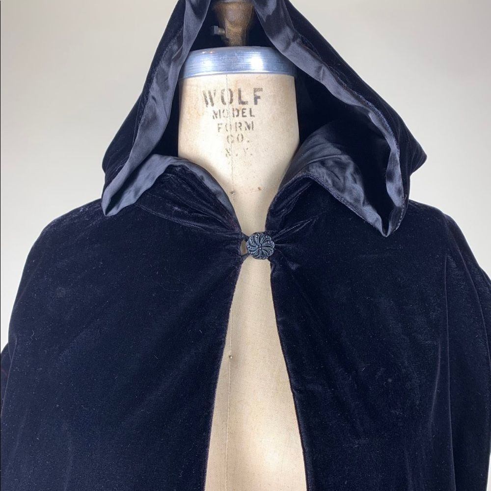 1980s Gunne Sax Vintage Velvet Cape Deep Purple One Size